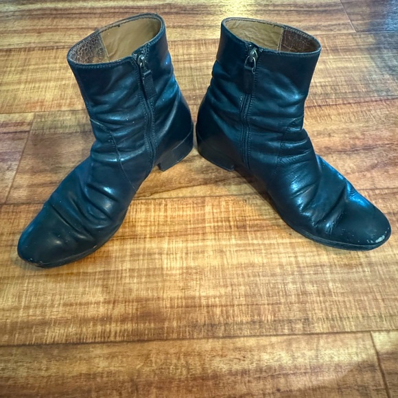 Gucci ankle boots with heel and zipper - Picture 2 of 9